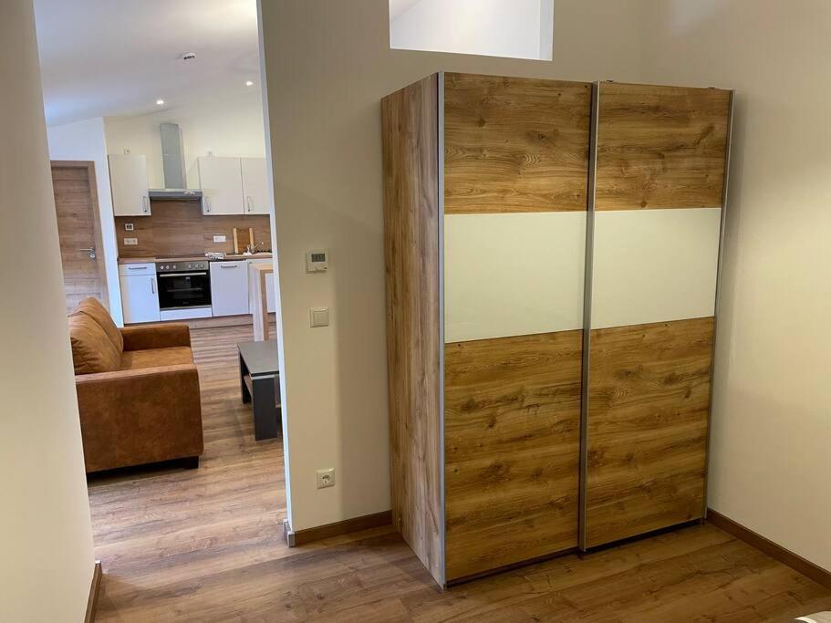 Apartment In Zentraler Lage Mit Privatparkplatz Grafenwohr Esterno foto